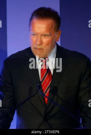 Los Angeles, Californie. 6 novembre 2023. Arnold Schwarzenegger à la 15e édition annuelle du Musée de l'Holocauste LA Gala à l'Hôtel Beverly Hills le 6 novembre 2023 à Los Angeles, Californie crédit : Faye Sadou/Media Punch/Alamy Live News Banque D'Images