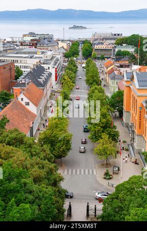 Trondheim, Norvège - 2 août 2011 : vue du centre-ville depuis le toit de la cathédrale de Nidaros Banque D'Images
