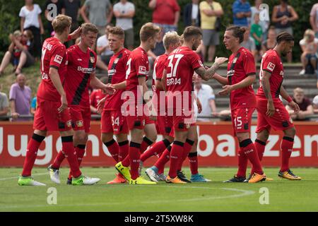 Stefan Kiessling, Lars Bender, Julian Baumgartlinger (15) Karim Bellarabi Jubel Fussball Freundschaftsspiel Bayer 04 Leverkusen - VFB Speldorf à Leverkusen, Allemagne Am 08.07.2017 Banque D'Images