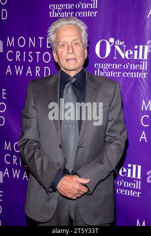 New York, États-Unis. 06 novembre 2023. (NOUVEAU) le Eugene O'Neill Theatre Center accueille le 22e Monte Cristo Award en l'honneur de Lynn Nottage. 6 novembre 2023, New York, New York, États-Unis : Michael Douglas assiste au Eugene O'Neill Theatre Center pour le 22e Monte Cristo Award en l'honneur de Lynn Nottage à capitale le 06 novembre 2023 à New York. (Photo par M10s/TheNews2/NurPhoto) crédit : NurPhoto SRL/Alamy Live News Banque D'Images