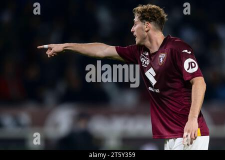 Mergim Vojvoda du Torino FC fait des gestes lors du match de football Serie A entre le Torino FC et l'US Sassuolo. Banque D'Images