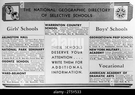 1934 National Geographic Directory of Selective Schools ad Banque D'Images