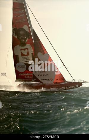 France. 07 novembre 2023. Initiatives coeur Sam Davies, Jack Bouttell - les skippers sur leurs monocoques de classe Imoca prennent le départ de la 16e course de voile en couple Jacques Vabre, du Havre à l'île française d'outre-mer de la Martinique, au Havre le 7 novembre 2023. Dix jours après leur départ retardé en raison de la tempête Ciaran, les monocoques de la Class 40 ont pris le départ de la 16e Transat Jacques-Vabre du Havre vers la Martinique pour un voyage en sprint, la Transat Jacques Vabre 2023. Photo de Franck Castel/ABACAPRERSS.COM crédit : Abaca Press/Alamy Live News Banque D'Images