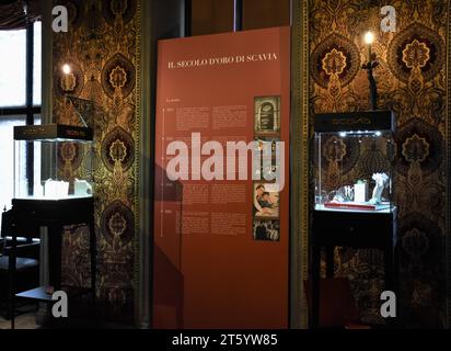 Milan, Italie. 07 novembre 2023. Milan, Italie le siècle d'or de Scavia Une beauté qui a enchanté pendant plus de 100 ans exposition au Museo Bagatti Valsecchi dans la photo : crédit : Agence de photo indépendante / Alamy Live News Banque D'Images