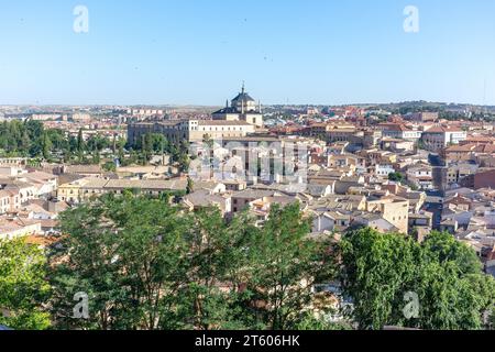 Vue sur la ville depuis la Plaza Zocodover, Tolède, Castilla–la Mancha, Royaume d'Espagne Banque D'Images