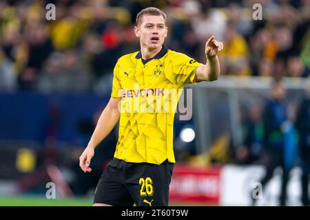 DORTMUND, ALLEMAGNE - 7 NOVEMBRE : Julian Ryerson du Borussia Dortmund entraîne ses coéquipiers lors du match de groupe F de l'UEFA Champions League entre le Borussia Dortmund et le Newcastle United FC au signal Iduna Park le 7 novembre 2023 à Dortmund, Allemagne (photo de Joris Verwijst/Orange Pictures) Banque D'Images