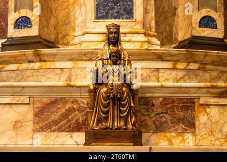 Black Madonna - St Aloysius Church, Garnethill, Glasgow, Écosse, Royaume-Uni Banque D'Images