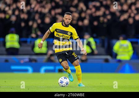 Manchester, Royaume-Uni. 07 novembre 2023. Meschack Elia #15 de Young Boys avec le ballon lors du match de l'UEFA Champions League Manchester City vs Young Boys à Etihad Stadium, Manchester, Royaume-Uni, le 7 novembre 2023 (photo de Conor Molloy/News Images) à Manchester, Royaume-Uni le 11/7/2023. (Photo de Conor Molloy/News Images/Sipa USA) crédit : SIPA USA/Alamy Live News Banque D'Images