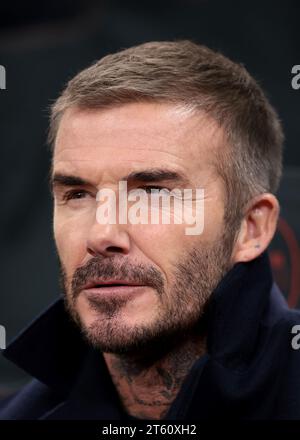 Milan, Italie. 7 novembre 2023. Ancien joueur d'Angleterre, Manchester United, LA Galaxy et du PSG et actuel président et copropriétaire de l'Inter Miami, David Beckham se présente avant le coup d'envoi du match de l'UEFA Champions League à Giuseppe Meazza, Milan. Le crédit photo devrait se lire : Jonathan Moscrop/Sportimage crédit : Sportimage Ltd/Alamy Live News Banque D'Images