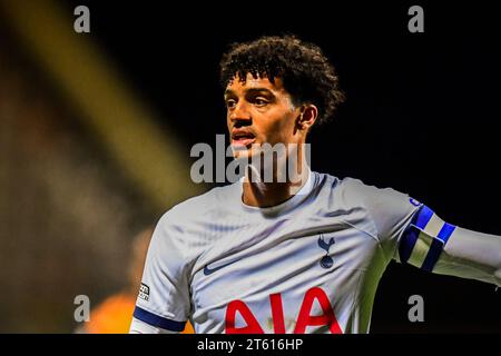 Brooklyn Lyons-Foster (53 Tottenham) lors du match EFL Trophy entre Cambridge United et Tottenham Hotspur Under21 au R Costing Abbey Stadium, Cambridge le mardi 7 novembre 2023. (Photo : Kevin Hodgson | MI News) crédit : MI News & Sport / Alamy Live News Banque D'Images