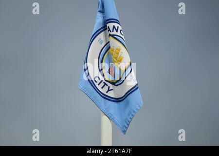 MANCHESTER, ROYAUME-UNI. , . Drapeau du coin vu lors du match de football de Ligue des Champions entre Manchester City et Young Boys, City of Manchester Stadium, 7 novembre 2023 (photo Anthony STANLEY/ATP images) (STANLEY Anthony /ATP/SPP) crédit : SPP Sport Press photo. /Alamy Live News Banque D'Images