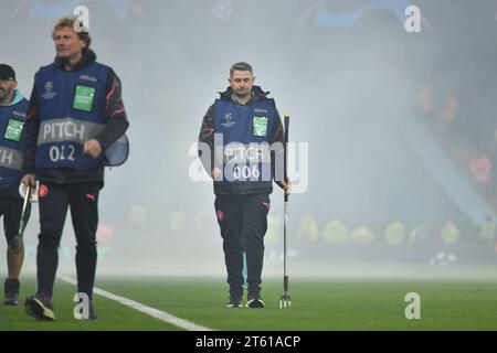 MANCHESTER, ROYAUME-UNI. , . Gardiens verts avant le match de football UEFA 2023 Champions League entre Manchester City et Young Boys, City of Manchester Stadium, 7 novembre 2023 (photo Anthony STANLEY/ATP images) (STANLEY Anthony /ATP/SPP) crédit : SPP Sport Press photo. /Alamy Live News Banque D'Images