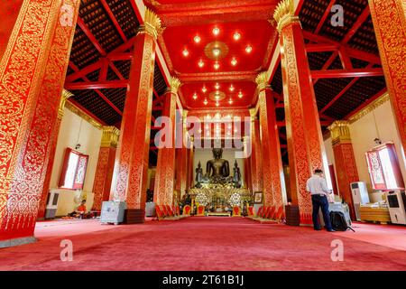 Wat ONG teu, intérieur du sanctuaire principal (hall principal), Vientiane, Laos, Asie du Sud-est, Asie Banque D'Images