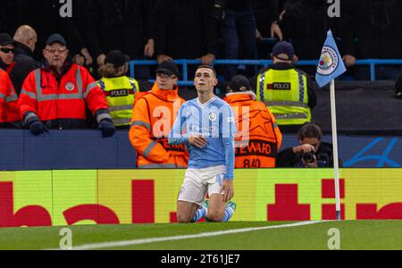 Manchester, Royaume-Uni. 8 novembre 2023. Phil Foden, de Manchester City, célèbre après avoir marqué lors du match du Groupe G de l'UEFA Champions League entre Manchester City FC et BSC Young Boys à Manchester, en Grande-Bretagne, le 7 novembre 2023. Crédit : Xinhua/Alamy Live News Banque D'Images