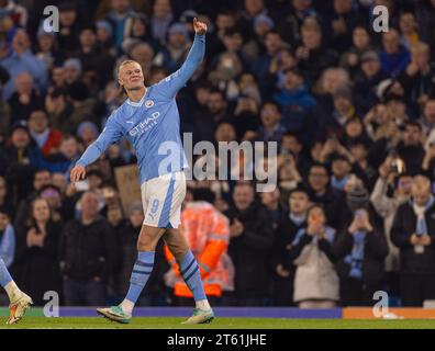 Manchester, Royaume-Uni. 8 novembre 2023. Erling Haaland, de Manchester City, célèbre après avoir marqué lors du match du Groupe G de l'UEFA Champions League entre Manchester City FC et BSC Young Boys à Manchester, en Grande-Bretagne, le 7 novembre 2023. Crédit : Xinhua/Alamy Live News Banque D'Images