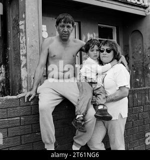 Redfern est une banlieue du centre de Sydney. Elle a commencé à attirer des résidents autochtones peu après la Seconde Guerre mondiale. La population a continué à augmenter, culminant à la fin des années 1970, à quinze cents. Redfern est devenu un point focal pour les peuples aborigènes dans toute l'Australie car c'est ici que plusieurs organisations ont vu le jour dans les années 1970 pour servir son peuple. L'un des premiers a été le Redfern Aboriginal Medical Service et son parallèle le Redfern Aboriginal Legal Service. Le besoin de services médicaux et juridiques pour les Autochtones est devenu évident en 1967. Banque D'Images