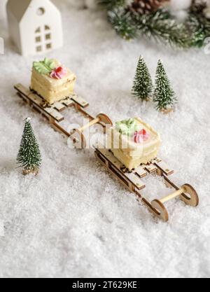 Mini gâteaux dans une composition de Noël. Photo de haute qualité Banque D'Images