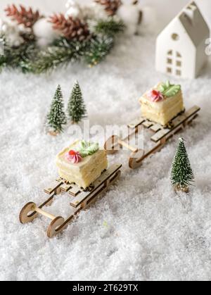 Mini gâteaux dans une composition de Noël. Photo de haute qualité Banque D'Images