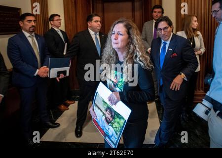 Washington, États-Unis. 07 novembre 2023. Doris Liber, mère de l'otage du Hamas Guy Itzhak Iluz part après une conférence de presse avec les familles des otages détenus à Gaza, au Capitole américain à Washington, DC, USA, mardi 7 novembre, 2023. photo de Rod Lamkey/CNP/ABACAPRESS.COM crédit : Abaca Press/Alamy Live News Banque D'Images