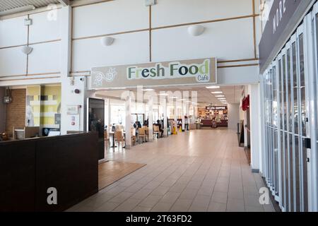 La direction nord Watford Gap Motorway Services sur la M1 près du village de Watford, Northamptonshire, Angleterre. Crédit : SMP News / Alamy Live News Banque D'Images