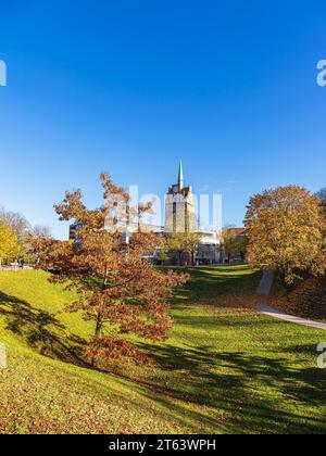 Vue de la Kröpeliner Tor dans la ville hanséatique de Rostock à l'automne. Banque D'Images