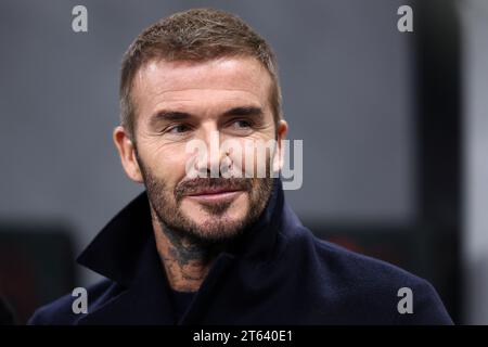 Milan, Italie. 07 novembre 2023. L'ancien joueur David Beckham regarde lors du match de football de l'UEFA Champions League entre l'AC Milan et le Paris Saint-Germain FC au Stadio Giuseppe Meazza le 7 novembre 2023 à Milan, Italie . Crédit : Marco Canoniero/Alamy Live News Banque D'Images