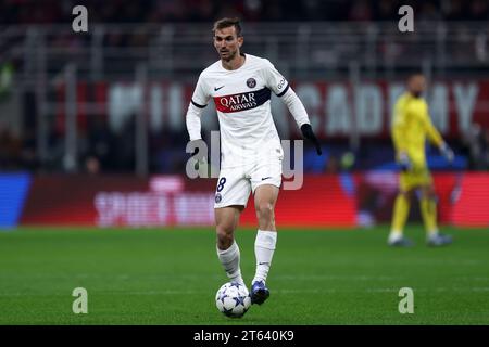 Milan, Italie. 07 novembre 2023. Fabian Ruiz du Paris Saint-Germain FC en action lors du match de football de l'UEFA Champions League entre l'AC Milan et le Paris Saint-Germain FC au Stadio Giuseppe Meazza le 7 novembre 2023 à Milan, Italie . Crédit : Marco Canoniero/Alamy Live News Banque D'Images