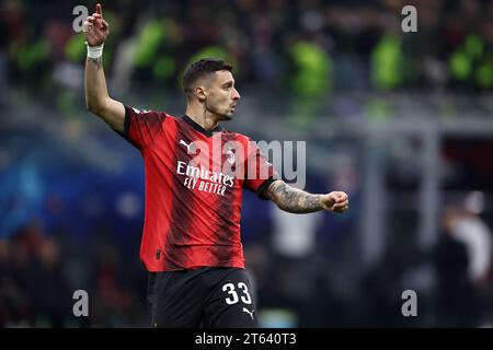 Milan, Italie. 07 novembre 2023. RADE Krunic de l'AC Milan gestes lors du match de football de l'UEFA Champions League entre l'AC Milan et le Paris Saint-Germain FC au Stadio Giuseppe Meazza le 7 novembre 2023 à Milan, Italie . Crédit : Marco Canoniero/Alamy Live News Banque D'Images