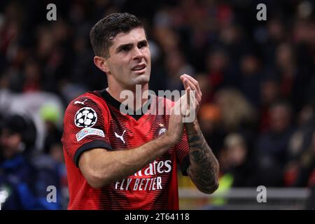 Milan, Italie. 07 novembre 2023. Christian Pulisic de l'AC Milan célèbre à la fin du match de football de l'UEFA Champions League entre l'AC Milan et le Paris Saint-Germain FC au Stadio Giuseppe Meazza le 7 novembre 2023 à Milan, Italie . Crédit : Marco Canoniero/Alamy Live News Banque D'Images