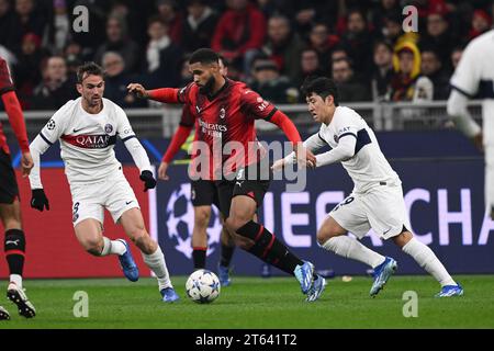 Ruben Loftus-Cheek (Milan) Lee Kang-in (PSG) Fabian Ruiz (PSG) lors du match de l'UEFA 'Champions League 2023 2024' entre le PSG Milan 2-1 au stade Giuseppe Meazza le 7 novembre 2023 à Milan, Italie. Crédit : Maurizio Borsari/AFLO/Alamy Live News Banque D'Images