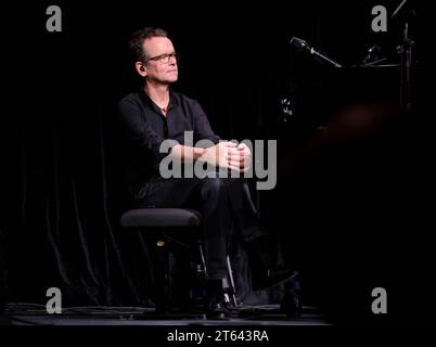 Deutschland - Kultur Kaiserslautern - Kulturzentrum Kammgarn 12.06.2023 Konstantin Alexander Wecker ist ein deutscher Musiker, Liedermacher, Komponist, Schauspieler und Autor pianiste JO Barnikle Kabarett *** Allemagne Culture Centre culturel Kaiserslautern Kammgarn 12 06 2023 Konstantin Alexander Wecker est un musicien, auteur-compositeur, compositeur, auteur-compositeur allemand acteur et auteur pianiste JO Barnikle Kabarett crédit : Imago/Alamy Live News Banque D'Images