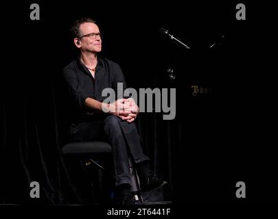 Deutschland - Kultur Kaiserslautern - Kulturzentrum Kammgarn 12.06.2023 Konstantin Alexander Wecker ist ein deutscher Musiker, Liedermacher, Komponist, Schauspieler und Autor pianiste JO Barnikel Kabarett *** Allemagne Culture Centre culturel Kaiserslautern Kammgarn 12 06 2023 Konstantin Alexander Wecker est un musicien, auteur-compositeur, compositeur, auteur-compositeur allemand acteur et auteur pianiste JO Barnikel Kabarett crédit : Imago/Alamy Live News Banque D'Images