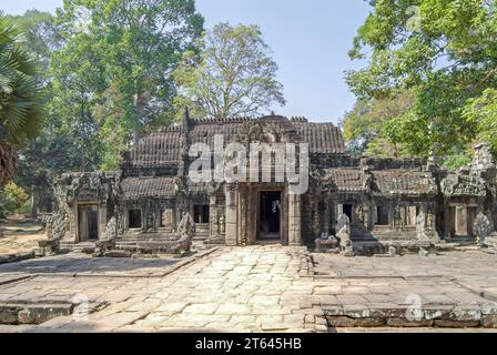 La place pavée en face du temple Banteay Kdei. Angkor Thom. Cambodge Banque D'Images