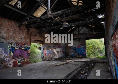 Entrepôt abandonné, Canal, Sheffield Banque D'Images