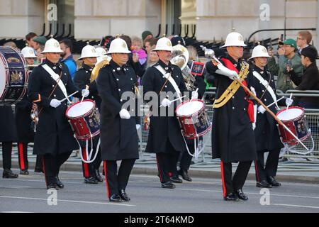 Londres, Royaume-Uni. 7 novembre 2023. Première ouverture officielle du Parlement pour le roi Charles III depuis son couronnement. Une fanfare militaire à Whitehall. Banque D'Images