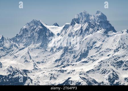 Juin dans les montagnes de Kabardino-Balkarie. Caucase, Russie Banque D'Images