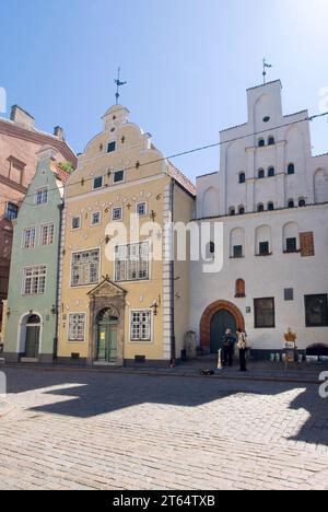 Les trois frères. Le monument, maison, trio dans le centre de la vieille ville de Riga, la capitale de la Lettonie Banque D'Images