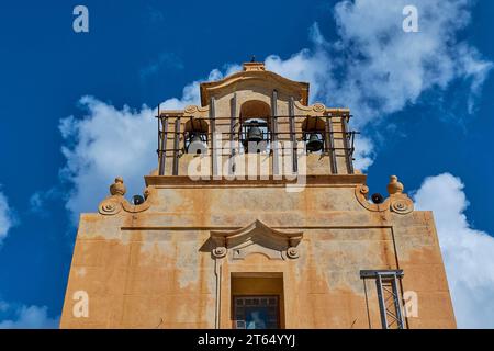 Clocher, Chiesa Madre di Maria SS. Immacolata, église, ville de Favignana, ville principale, Favignana, îles Egadi, Sicile, Italie Banque D'Images