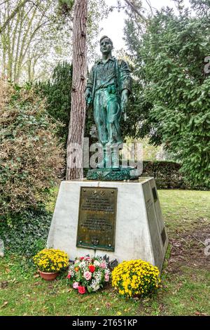 Monument aux combattants russes combattant pour la résistance française pendant la Seconde Guerre mondiale, dans le cimetière du Père Lachaise, Paris 20, France. Banque D'Images