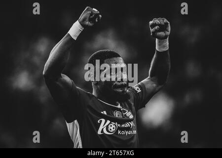 Surge Aurier de Nottingham Forest célèbre la victoire lors du match de Premier League entre Nottingham Forest et Aston Villa au City Ground, Nottingham, le dimanche 5 novembre 2023. (Photo : Jon Hobley | MI News) crédit : MI News & Sport / Alamy Live News Banque D'Images