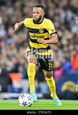 Manchester, Royaume-Uni. 7 novembre 2023. Meschack Elia #15 de Young Boys fait avancer le ballon, lors de l'UEFA Champions League, Match Day four Group G Match au City of Manchester Stadium/Etihad Stadium, Manchester, Angleterre. (Image de crédit : ©Cody Froggatt/Alamy Live News) Banque D'Images