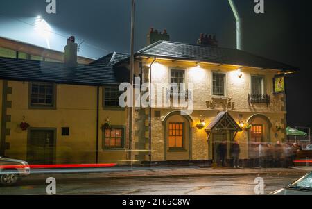 The Turf Pub, Mold Road, Wrexham, pays de Galles du Nord, à côté du terrain de football de l'hippodrome, domicile du Wrexham F.C. photographié en octobre 2023. Banque D'Images