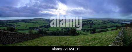 Vue panoramique sur WATH à Nidderdale près de Pateley Bridge, North Yorkshire Banque D'Images