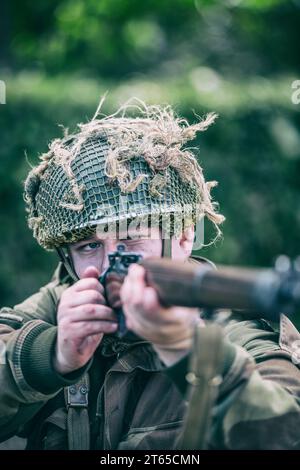 Réacteur de la Seconde Guerre mondiale habillé en soldat britannique Banque D'Images