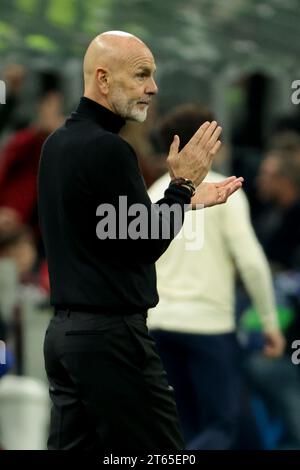 Milan, Italie. 07 novembre 2023. Entraîneur de l'AC Milan Stefano Paoli lors du match de football du groupe F de l'UEFA Champions League entre l'AC Milan et le Paris Saint-Germain le 7 novembre 2023 au stade San Siro de Milan, Italie - photo Jean Catuffe/DPPI crédit : DPPI Media/Alamy Live News Banque D'Images