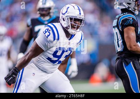 Charlotte, Caroline du Nord, États-Unis. 5 novembre 2023. Indianapolis Colts Defensive Tackle Eric Johnson II (93) célèbre après un sac contre les Panthers de la Caroline dans le match de la NFL à Charlotte, NC. (Scott Kinser/Cal Sport Media). Crédit : csm/Alamy Live News Banque D'Images