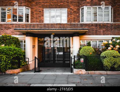 Angleterre, Royaume-Uni, 30 août 2023, vue d'un Cottesmore court dans le Royal Borough de Kensington et Chelsea Banque D'Images