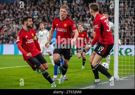 Copenhague, Danemark. 08 novembre 2023. Rasmus Højlund, de Manchester Utd, célèbre marquer avec ses coéquipiers lors du match de l'UEFA Champions League Group A entre le F.C. Copenhagen et Manchester United au Parken à Copenhague, Danemark, le 8 novembre 2023 (photo d'Andrew SURMA/ crédit : SIPA USA/Alamy Live News Banque D'Images