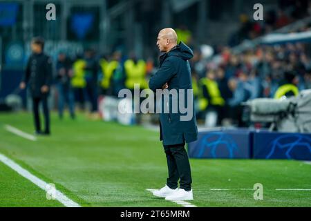 Salzbourg, Autriche. 08 novembre 2022. Salzbourg, Autriche, le 8 novembre 2023 : l'entraîneur Gerhard Struber (Salzbourg) est présent lors du match de football du Groupe D de l'UEFA Champions League entre le RB Salzbourg et l'Inter au Red Bull Arena de Salzbourg, en Autriche. (Daniela Porcelli/SPP) crédit : SPP Sport Press photo. /Alamy Live News Banque D'Images