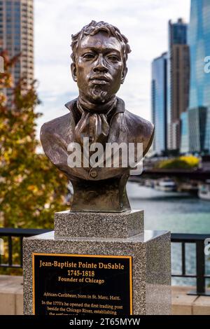 Monument au fondateur de Chicago, Jean-Baptiste Pointe DuSable sur le pont DuSable. Chicago, États-Unis Banque D'Images